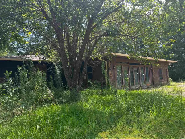 1306 SW Avenue Avenue, El Dorado, AR 71730