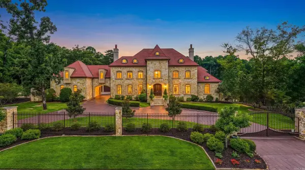 24 Spring Valley Lane, Little Rock, AR 72223