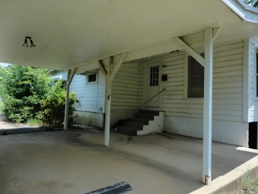 1002 E Church Street, Warren, AR 71671 - #2