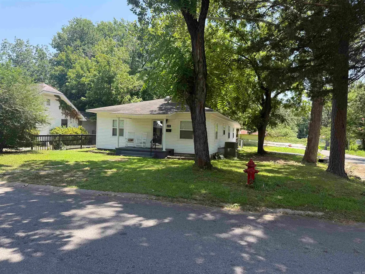 211 W Quitman Street, Heber Springs, AR 72543 - #1