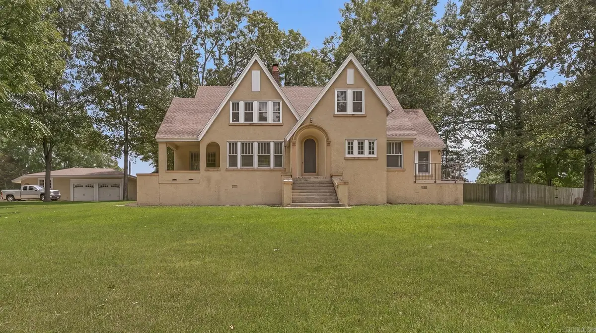 1304 Wirt, Paragould, AR 72450 - #1