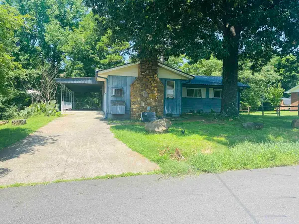 1209 12th Street, Mena, AR 71953