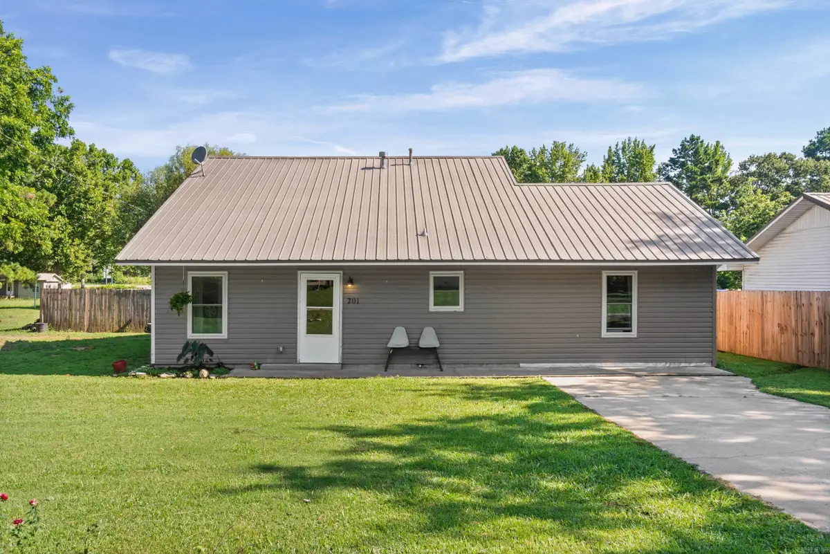 201 Hendrix St., Bald Knob, AR 72010 - #1
