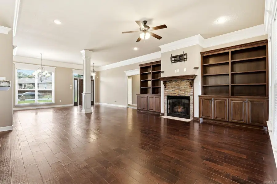 204 Forest Oak Drive, Jacksonville, AR 72076 - #3