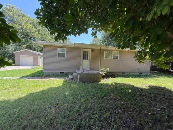 401 Hancock St, Bay, AR 72411