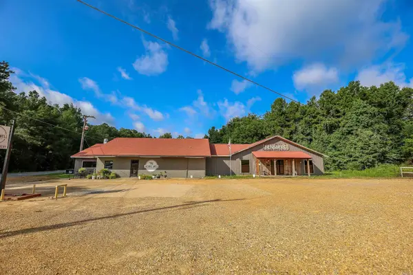 2005 Fairview Rd, Camden, AR 71701