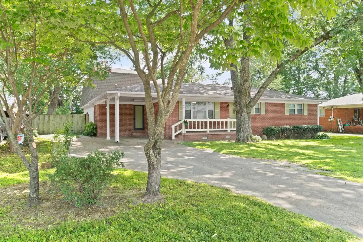 909 E Bridges Avenue, Wynne, AR 72396 - #1