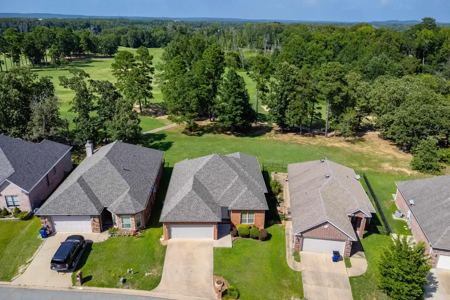8 Village Way, Maumelle, AR 72113 - #3