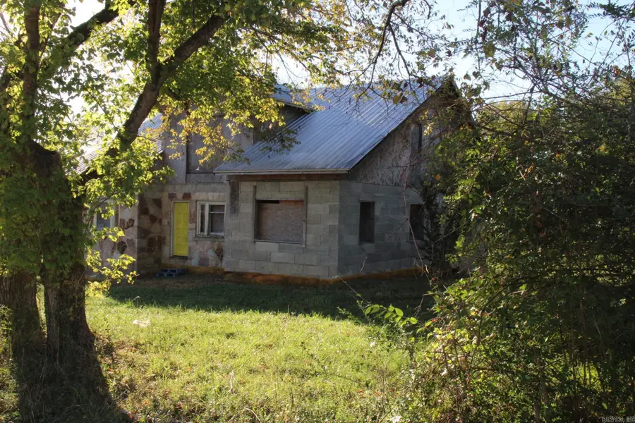 315 W 4th Street, Yellville, AR 72687 - #3