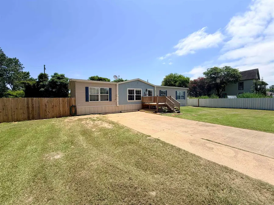 560 N 2nd Street, Ashdown, AR 71822 - #3