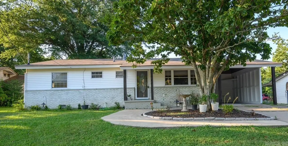 1301 Reeves Ave, Mena, AR 71953 - #1
