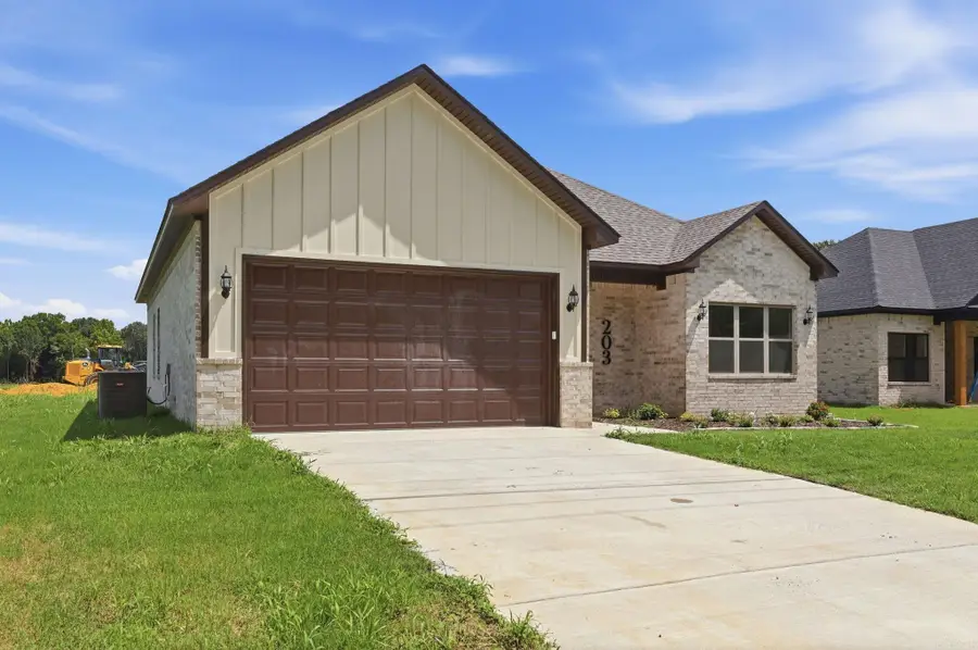 203 E Florida Street, Beebe, AR 72012 - #2
