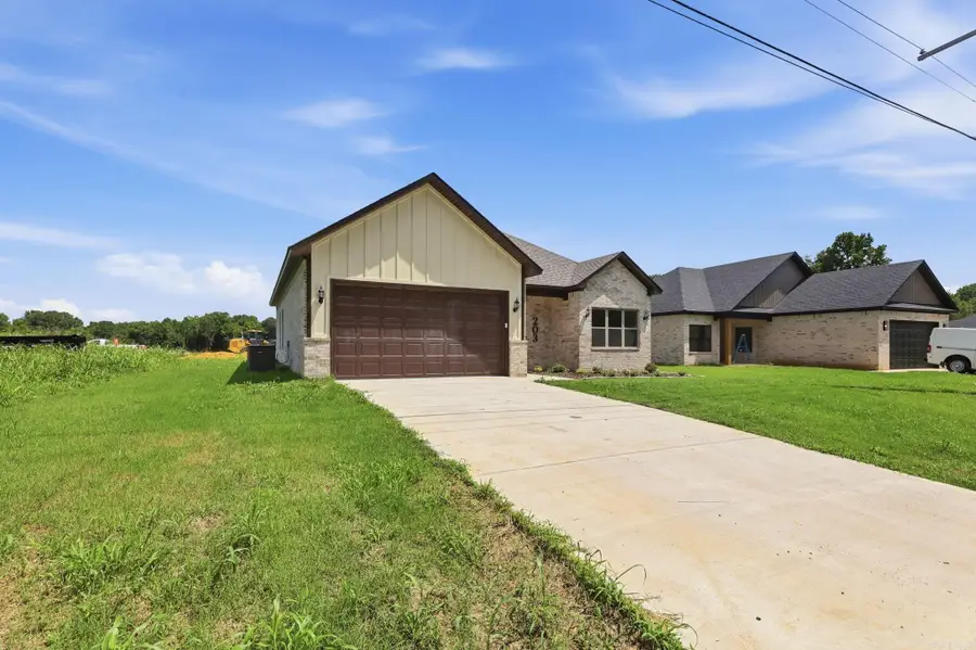 203 E Florida Street, Beebe, AR 72012 - #3