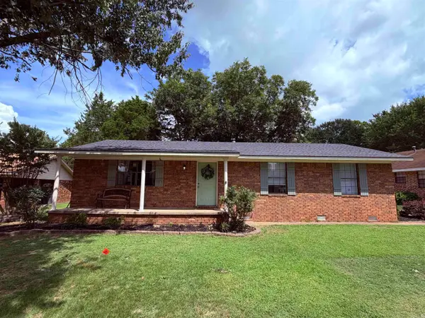 18 Sherwood Loop, Searcy, AR 72143