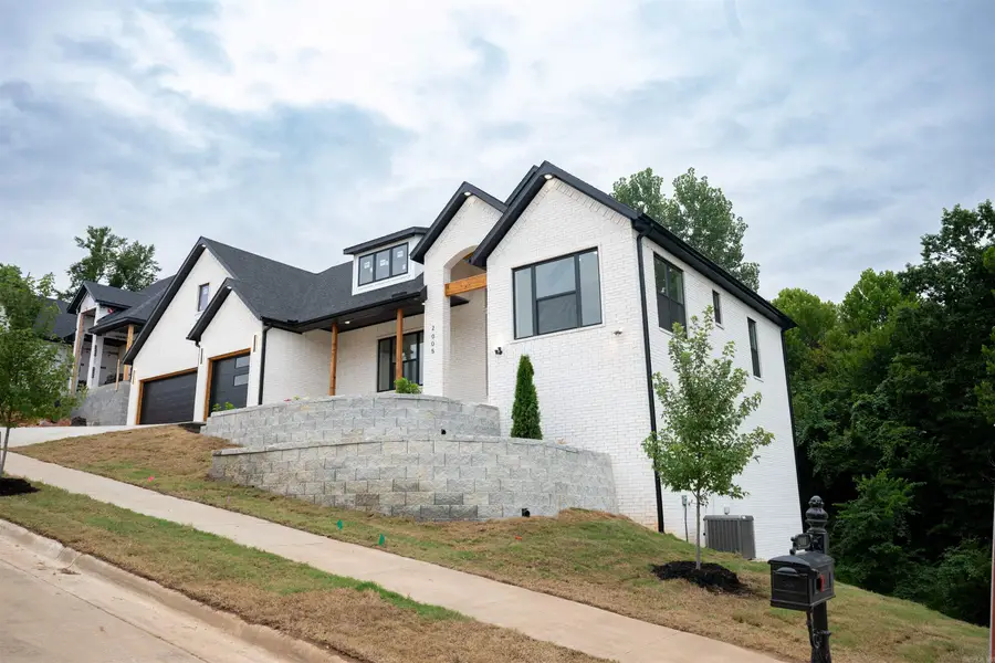 2005 NE Chaucer Street, Bentonville, AR 72712 - #2