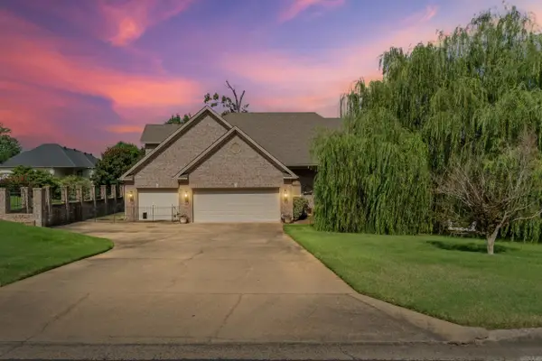 7225 E Worth Ave, Benton, AR 72019