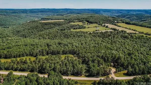 15700 W Highway 16, Clinton, AR 72031