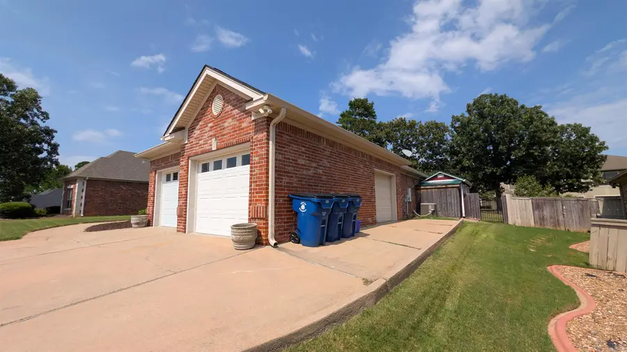 120 Calais Drive, Maumelle, AR 72113 - #2