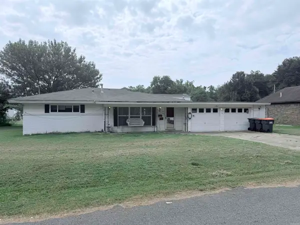121 S. Laredo Ave., Russellville, AR 72801