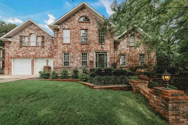 88 Skyview Lane, Fayetteville, AR 72701