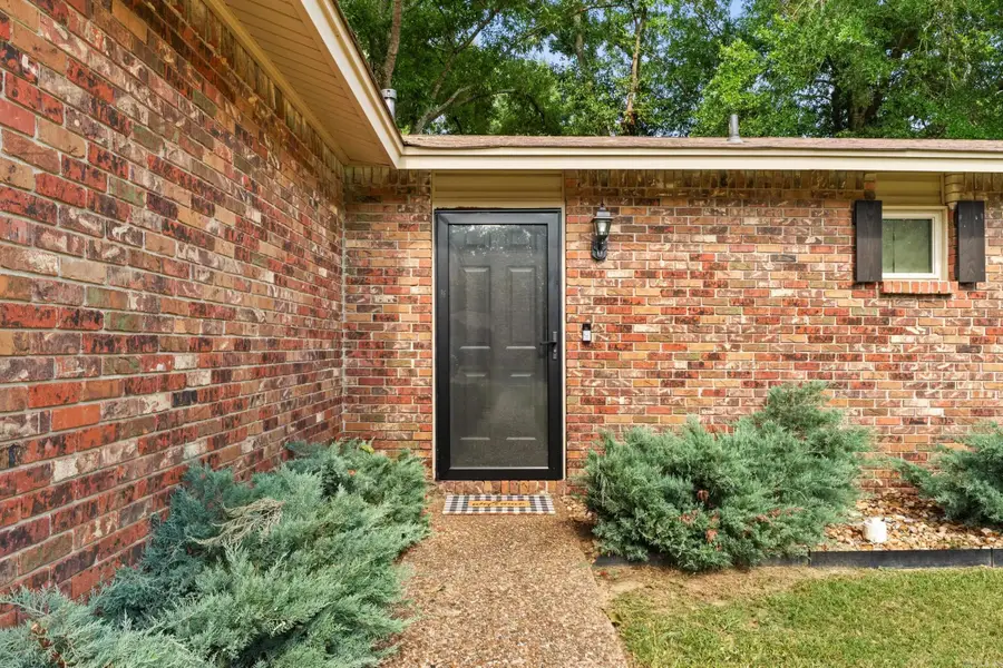 302 Club Lane, Conway, AR 72034 - #2