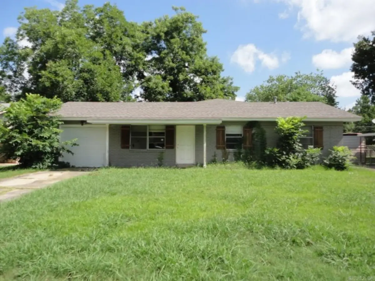 2605 W 37th Avenue, Pine Bluff, AR 71603 - #1