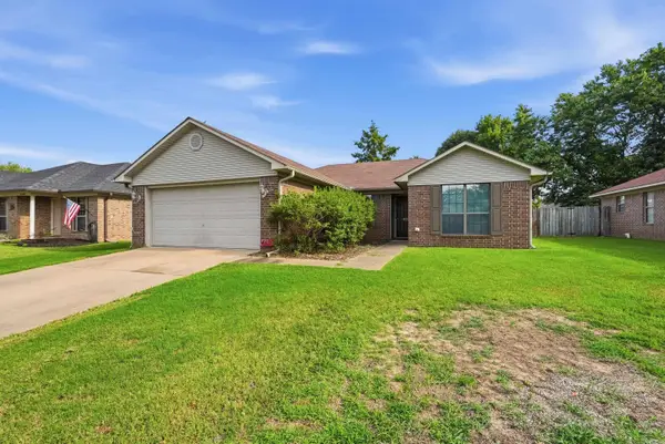4520 Thompson, Conway, AR 72034