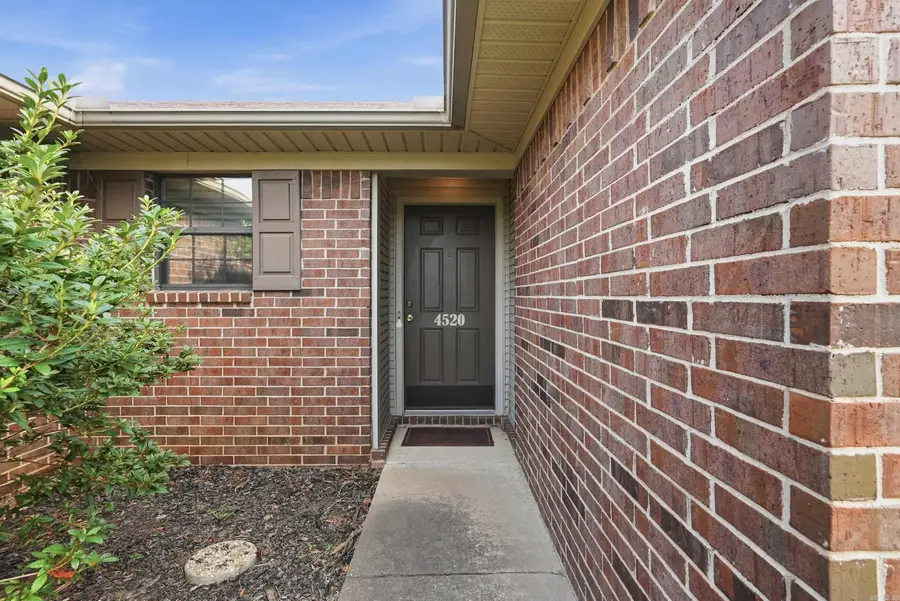 4520 Thompson, Conway, AR 72034 - #2