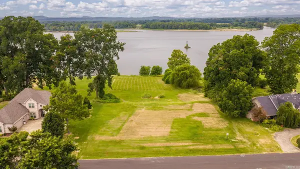20 River Road Drive East, Mayflower, AR 72106