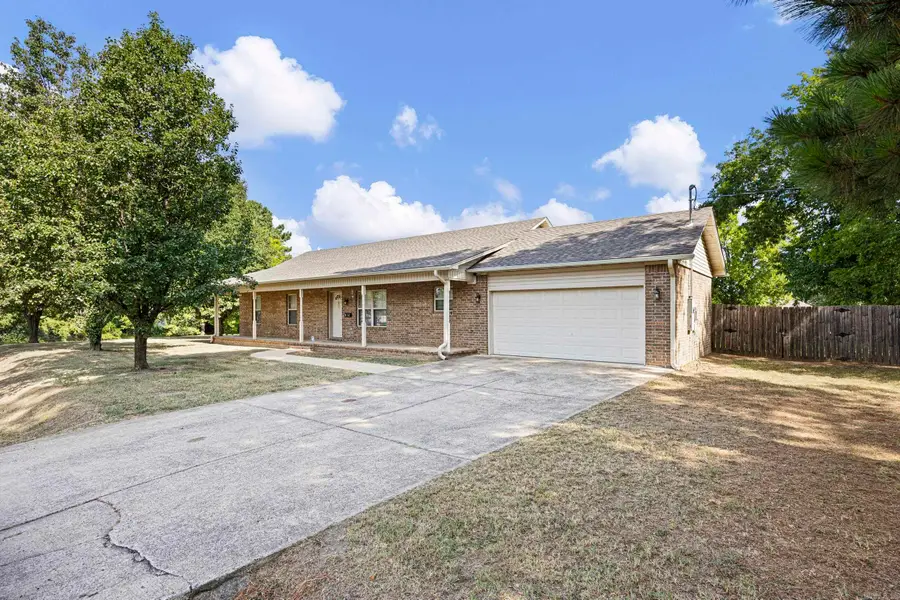 606 W Rock Street, Morrilton, AR 72110 - #2