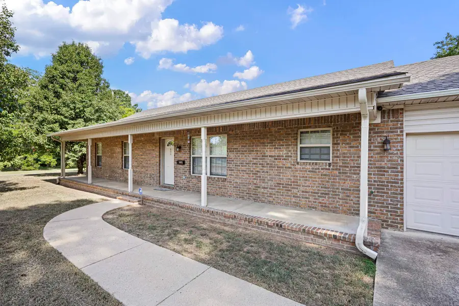 606 W Rock Street, Morrilton, AR 72110 - #3