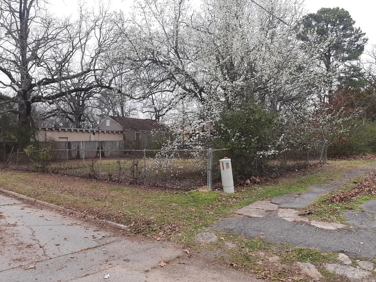 3918 W 23 Street, Little Rock, AR 72204 - #1
