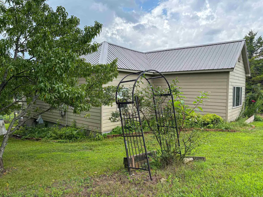 504 Mclean Avenue, Cotter, AR 72626 - #3
