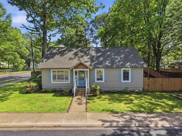 1117 Weems St, Conway, AR 72034