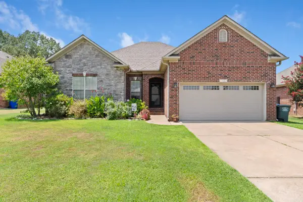 1025 Champions, Conway, AR 72034
