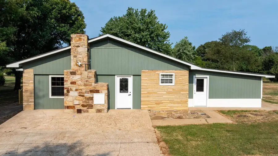 55 Hall Dr, Magness, AR 72553 - #2
