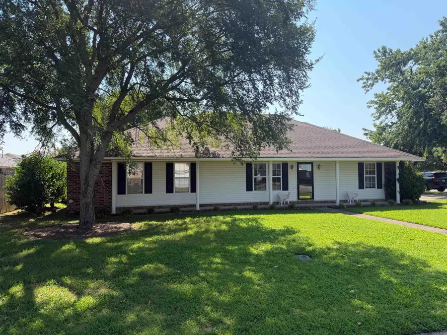 406 Village Drive, Searcy, AR 72143 - #2