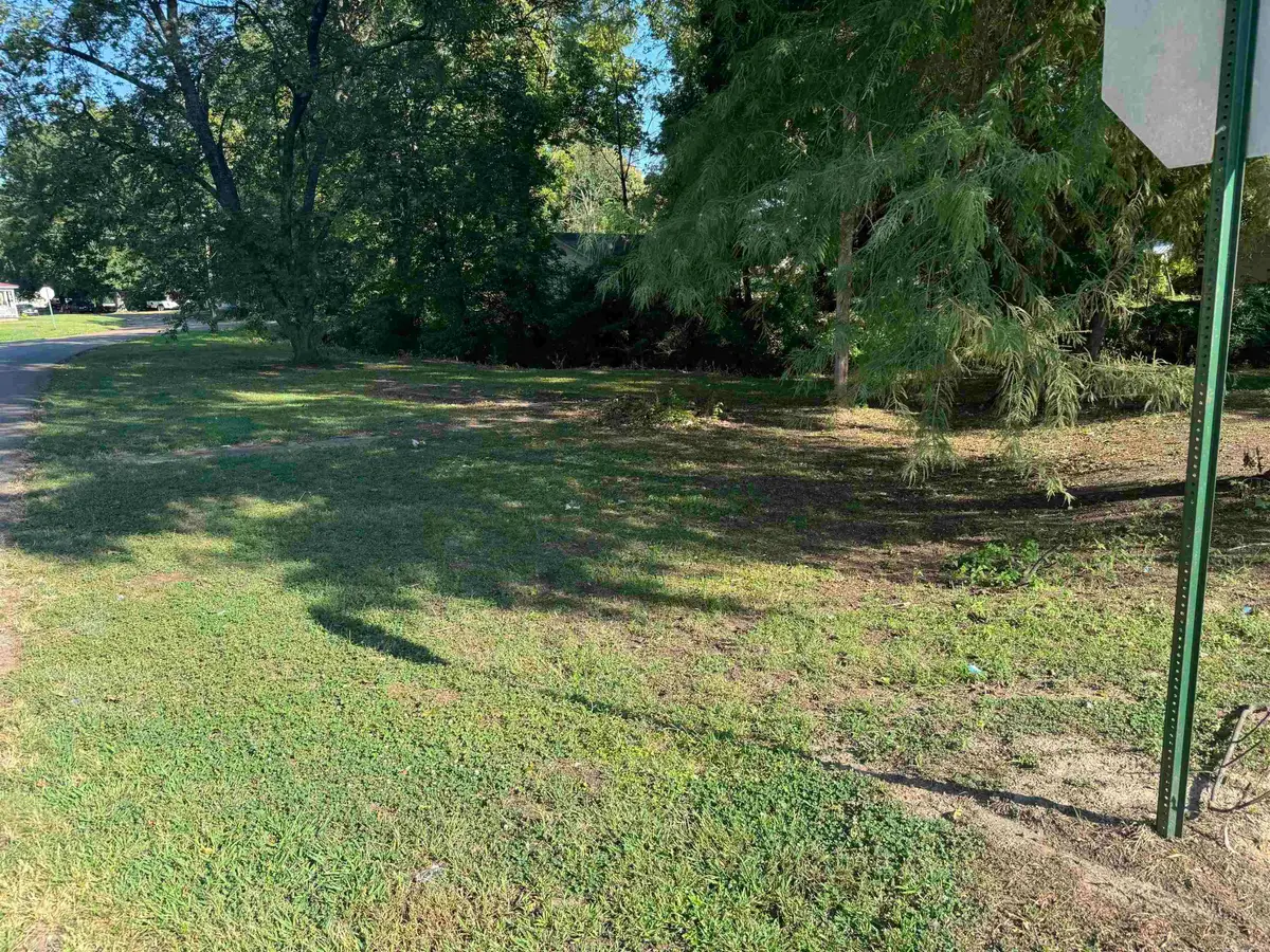 327 Canal Ave E, Wynne, AR 72396 - #1
