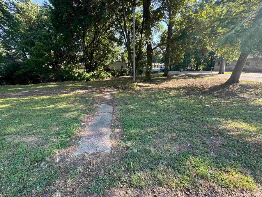 327 Canal Ave E, Wynne, AR 72396 - #2