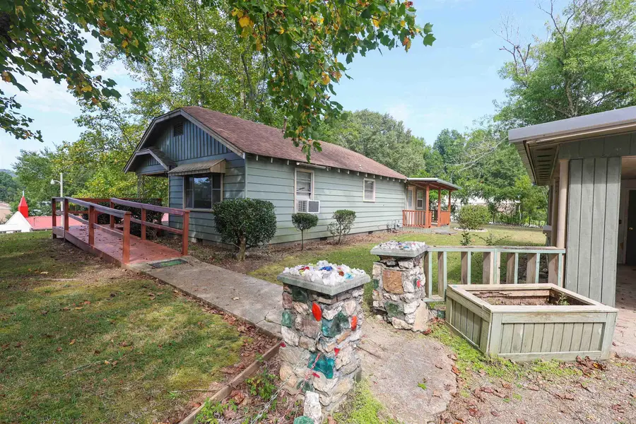 735 S 6th Street, Glenwood, AR 71943 - #3