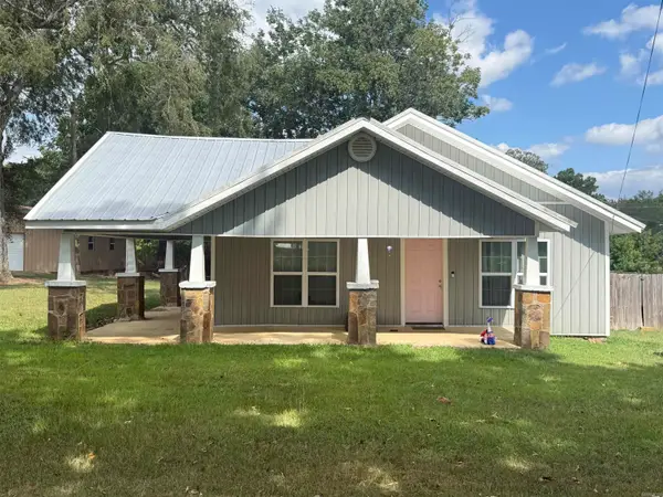 69 College Street, Quitman, AR 72131