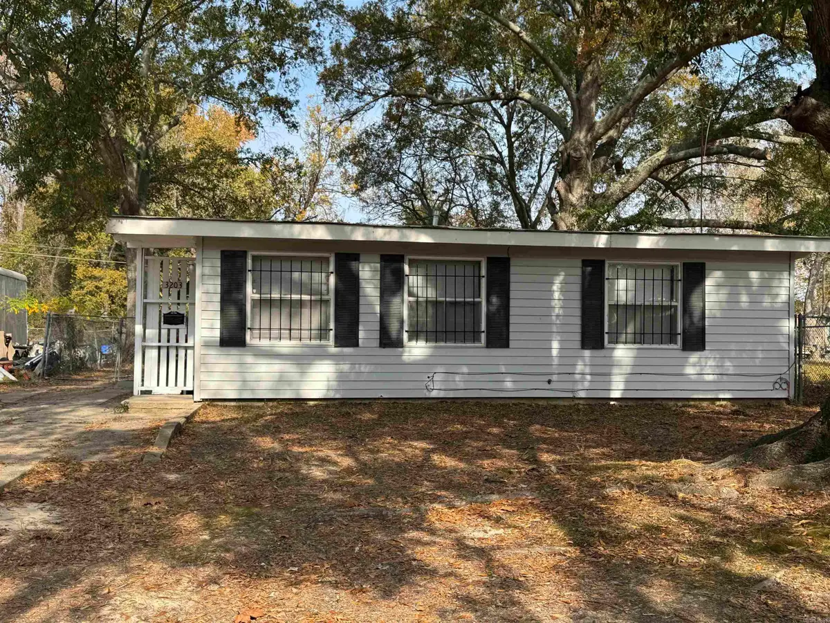 3203 S Iris St, Pine Bluff, AR 71603 - #1