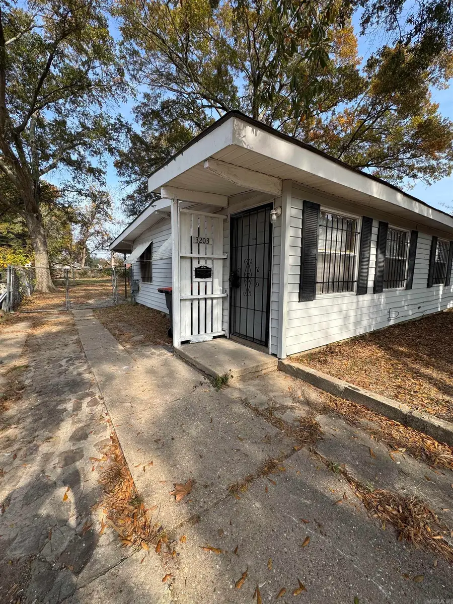 3203 S Iris St, Pine Bluff, AR 71603 - #2