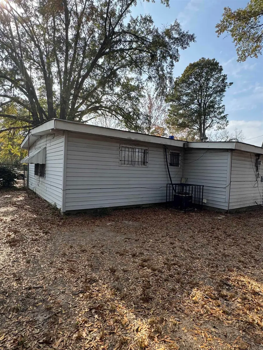 3203 S Iris St, Pine Bluff, AR 71603 - #3