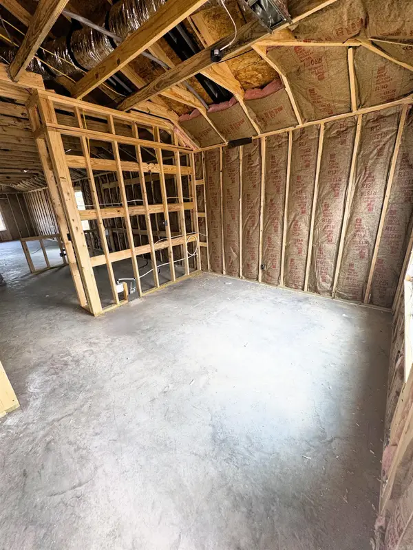 1640 Rambling Brook Drive, Benton, AR 72015