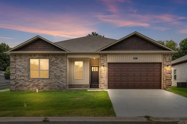 911 W Dell Vista Cove, Cabot, AR 72023