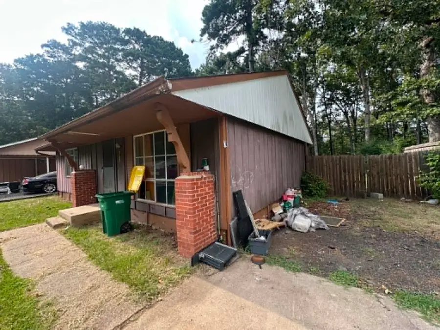 7808 Moore Dr, Little Rock, AR 72209 - #2