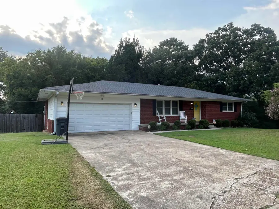 120 W Steward Drive, Searcy, AR 72143 - #2