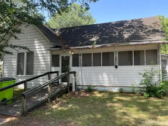 212 W 12th Street, Stuttgart, AR 72160 - #1