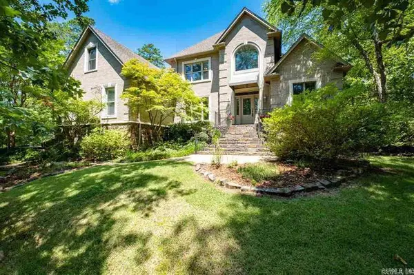 13 Somersett Dr, Roland, AR 72135